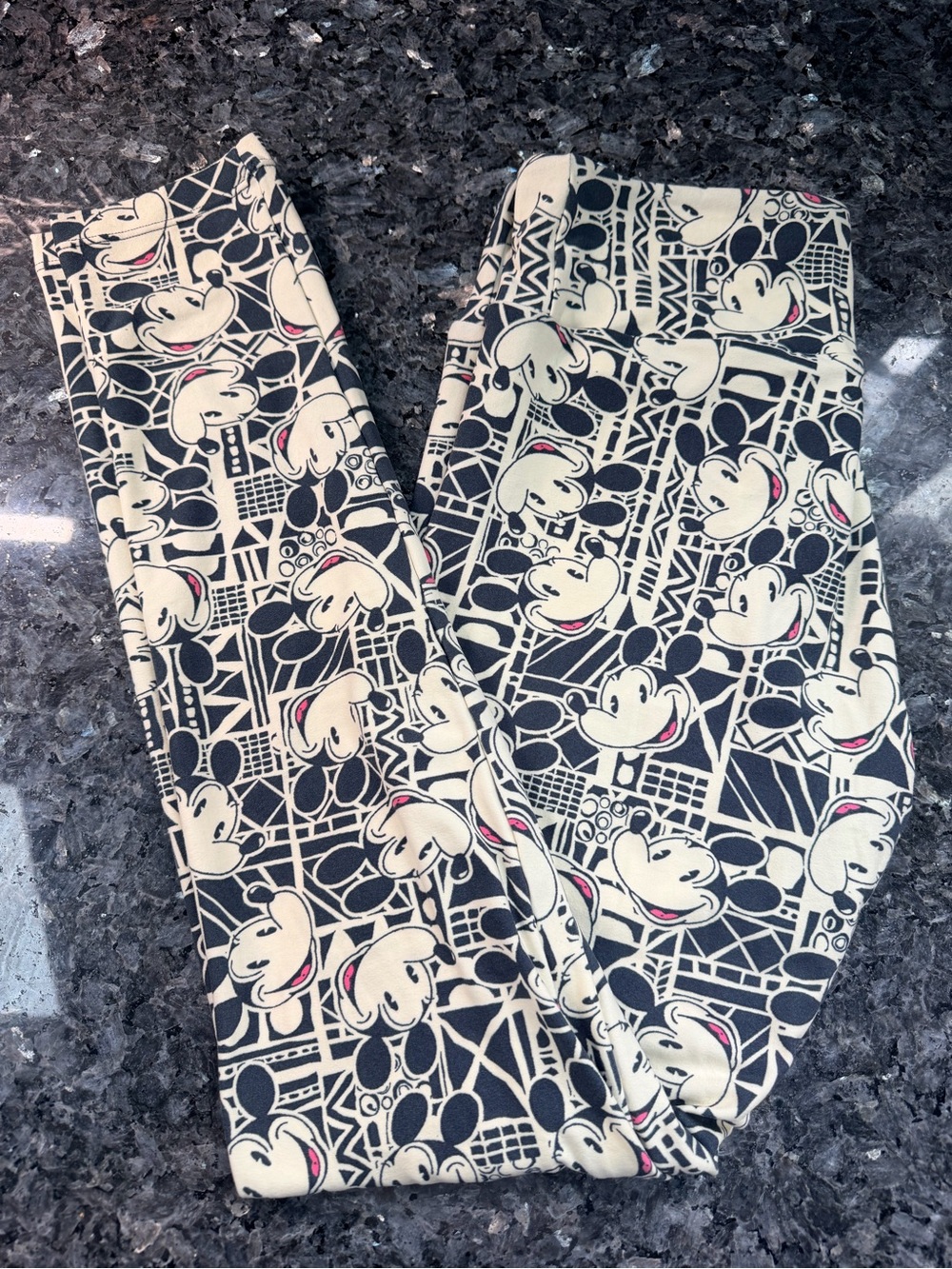 LuLaRoe Limited Edition Disney Collection Mickey Mouse Leggings Size One Size OS
